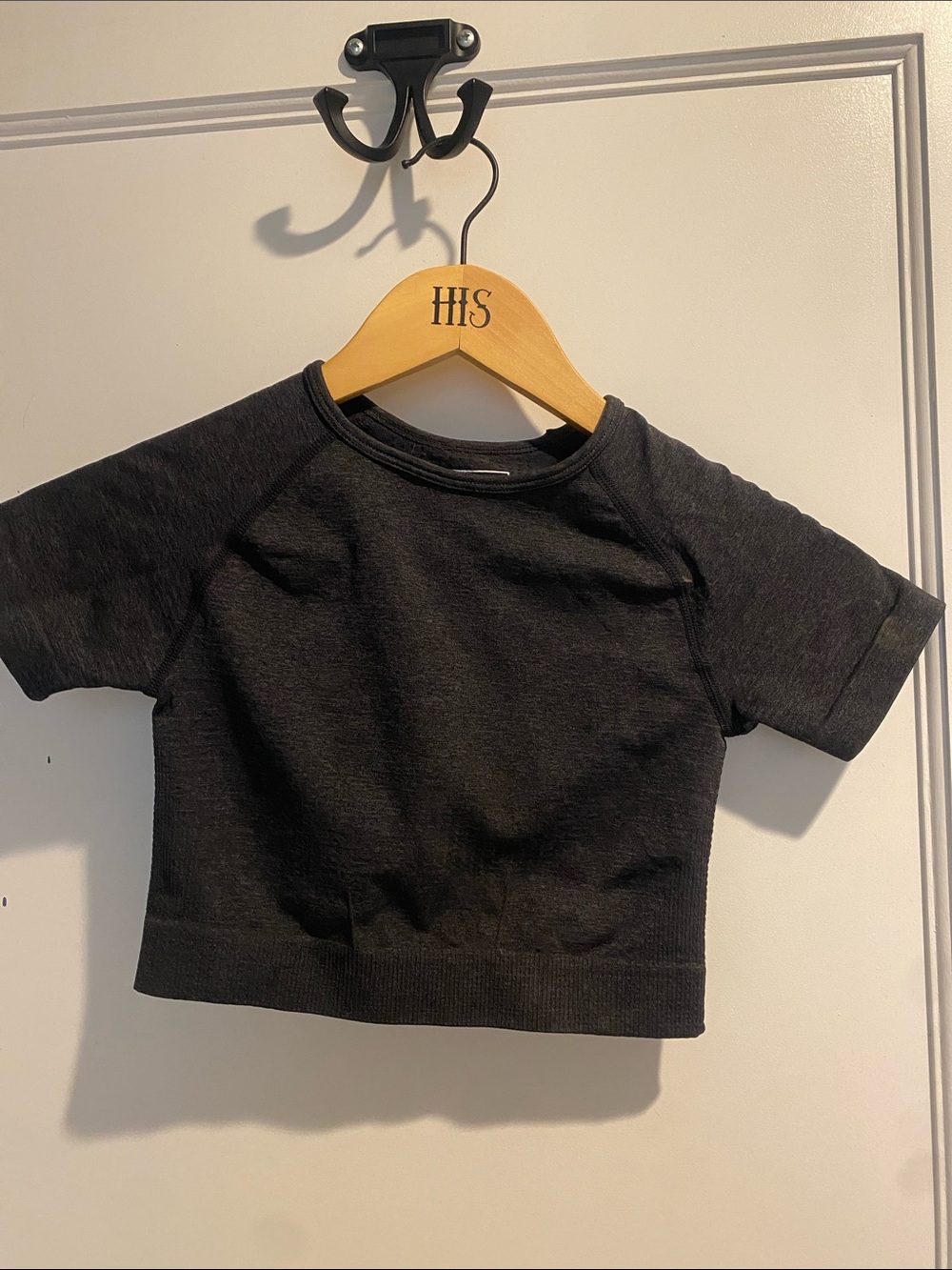 Black Short Sleeve Workout Top (stretchy)